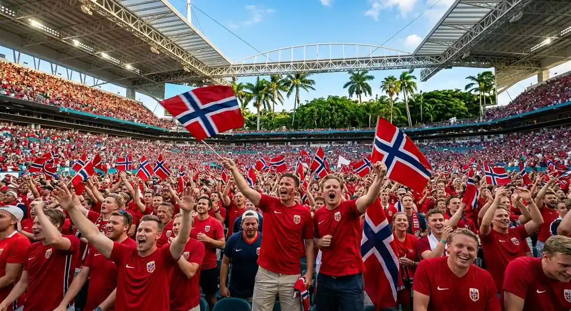 Norskir stuðningsmenn fagna á stórum opnum fótboltavelli í heitum amerískum borg á HM 2026